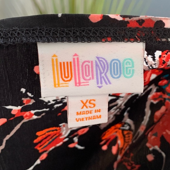 NWT LULAROE long printed blouse/tunic - Picture 6 of 7